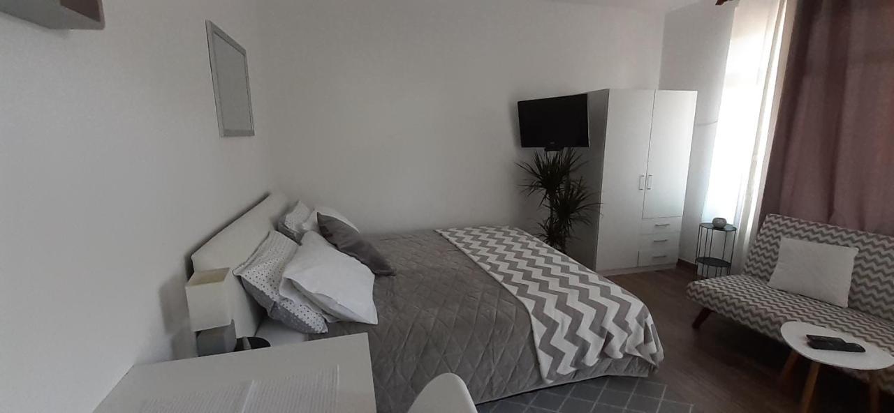 Sukošan Studio Bianca - Studio With Terrace Near The Sea מראה חיצוני תמונה