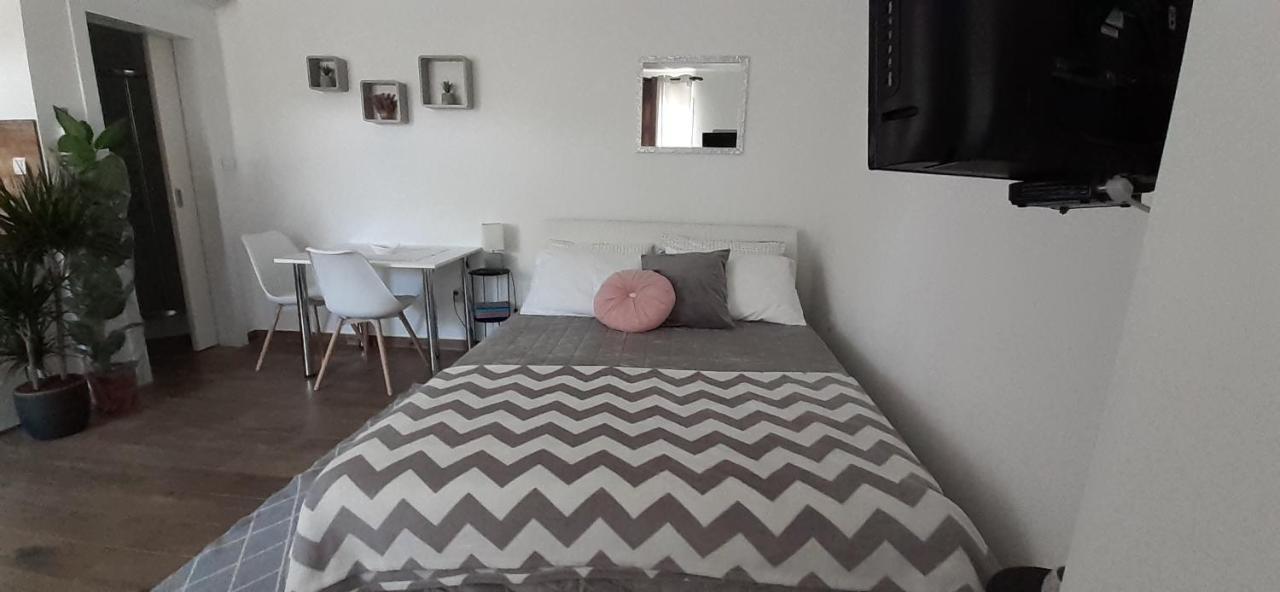 Sukošan Studio Bianca - Studio With Terrace Near The Sea מראה חיצוני תמונה